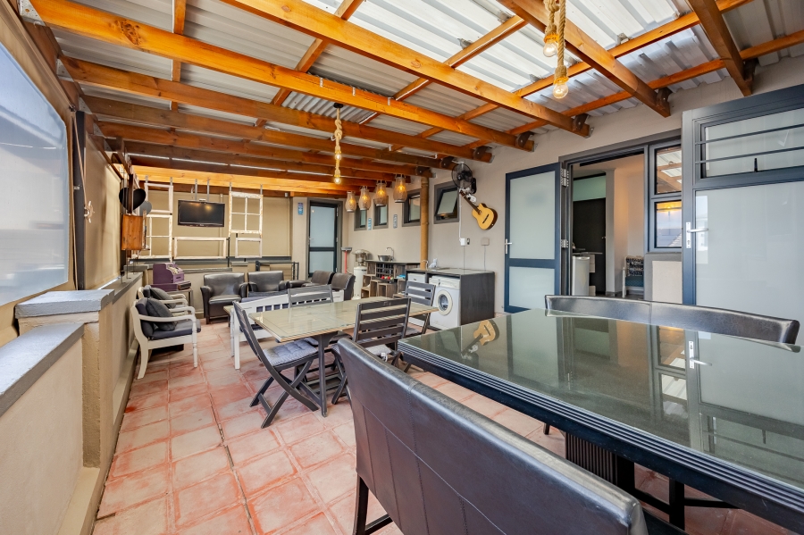 6 Bedroom Property for Sale in Flamingo Vlei Western Cape